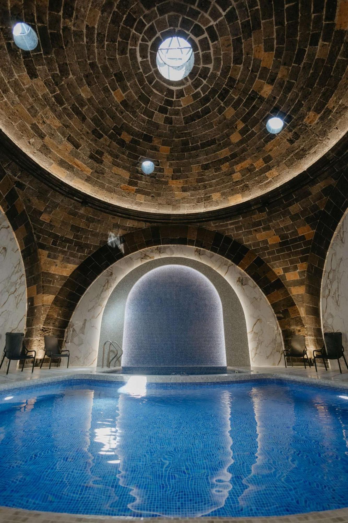 Radisson Hotel & Spa 기우므리 외부 사진