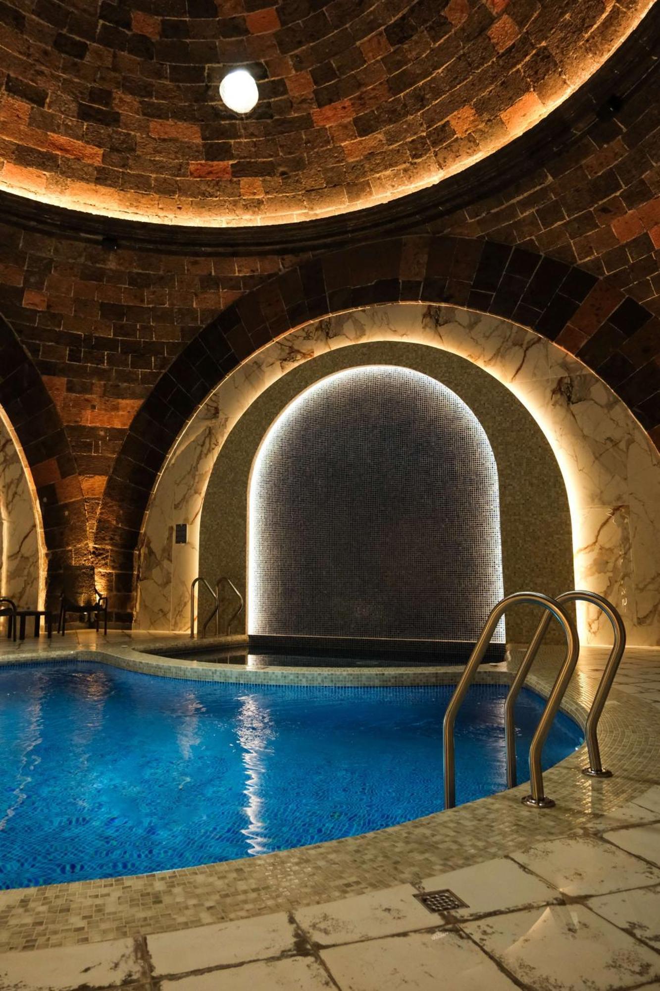 Radisson Hotel & Spa 기우므리 외부 사진