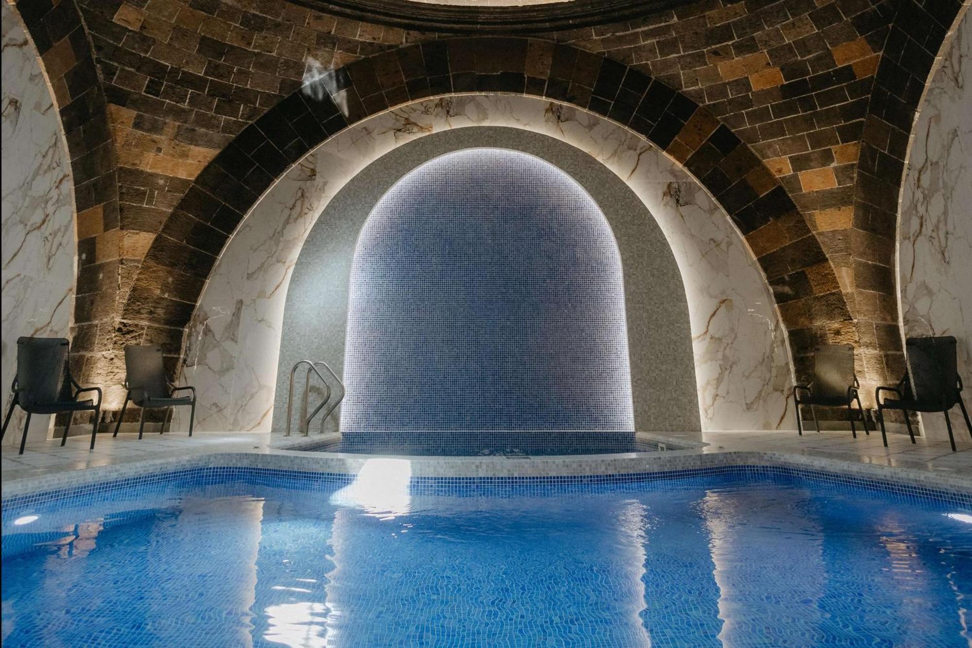 Radisson Hotel & Spa 기우므리 외부 사진